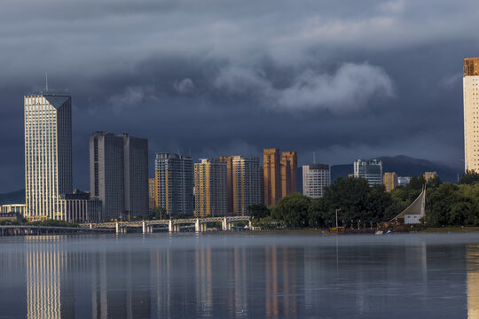 北国江城吉林市雨后风光