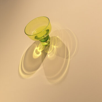 玻璃杯的光影投射