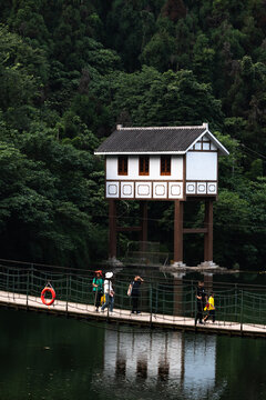 鹅眉山清音湖