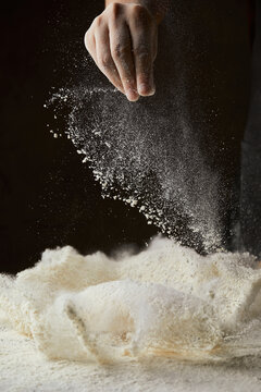 糕点制作撒面粉