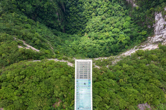 大石围天坑群景区