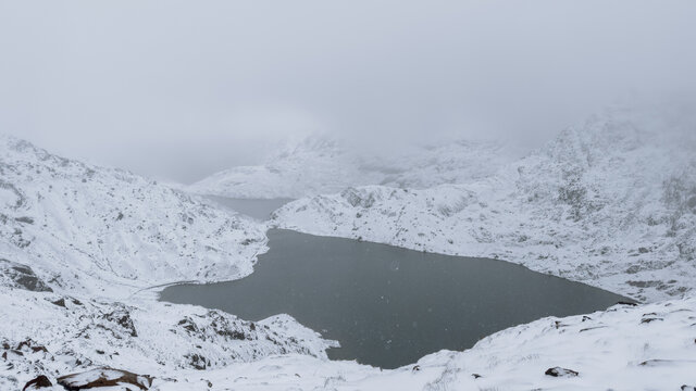 英国雪墩山国家公园湖景