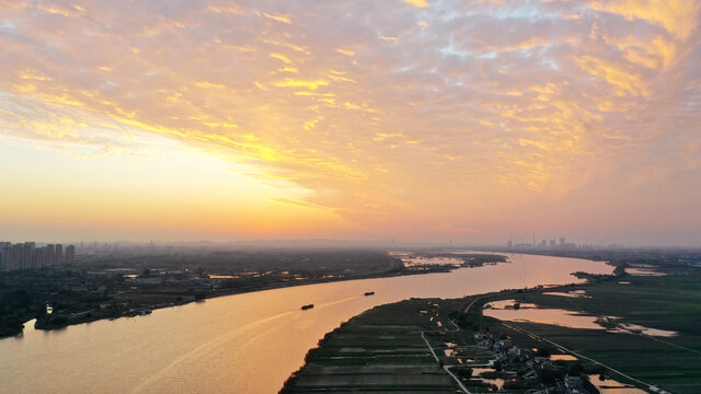 航拍淮河夕阳美景