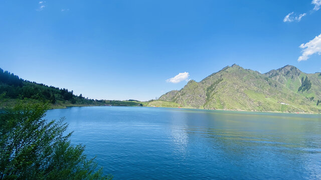 新疆天山天池风光