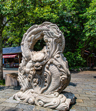 人民公园鱼跃龙门雕塑