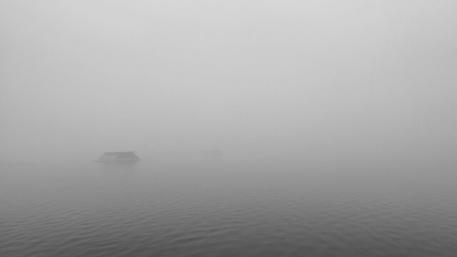 黑白风景河流照片
