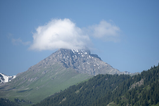 天山