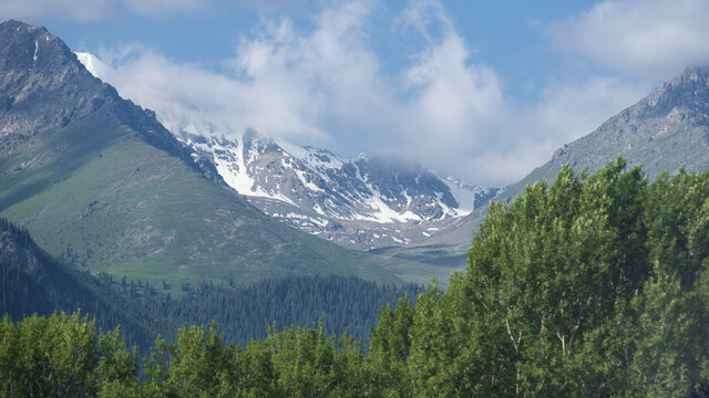 天山