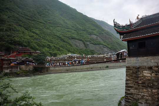 风雨泸定桥