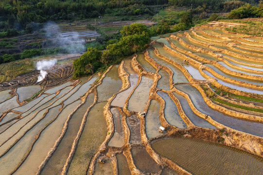 航拍乡村梯田