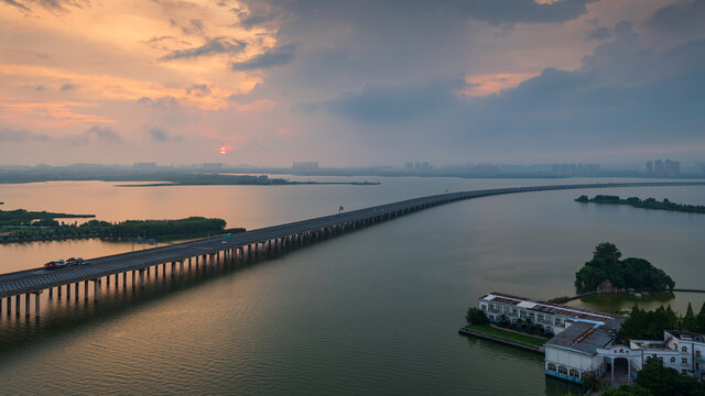 武汉沌口后官湖大桥日落风景