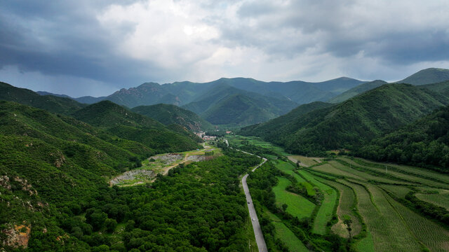 张家口赤城海坨山谷夏景