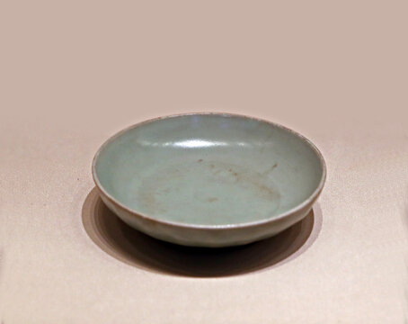 宋代龙泉窑青釉瓷碗