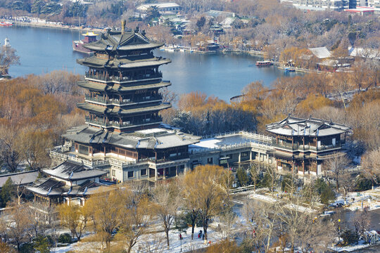 山东济南大明湖超然楼雪景