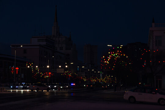 城市夜晚灯光街道