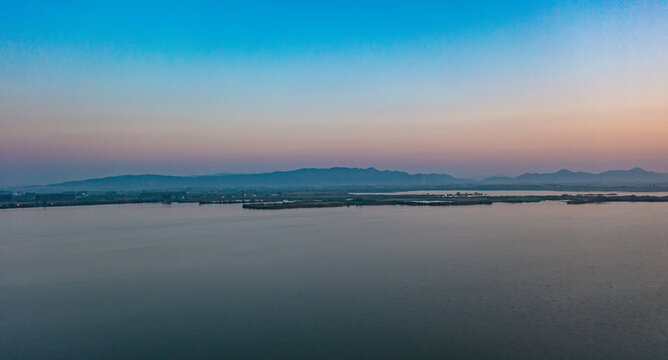 航拍湖南岳阳洞庭湖日出