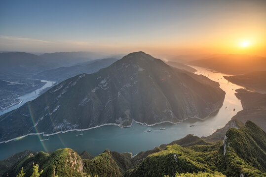 三峡之巅落日风光