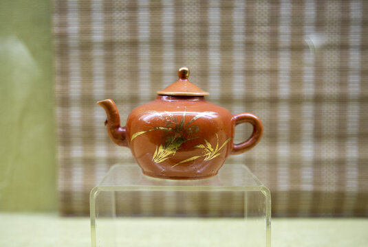 珊瑚红茶壶