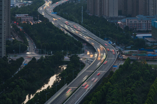 武汉杨泗港快速路高架桥夜景