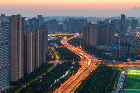 武汉杨泗港快速路高架桥夜景