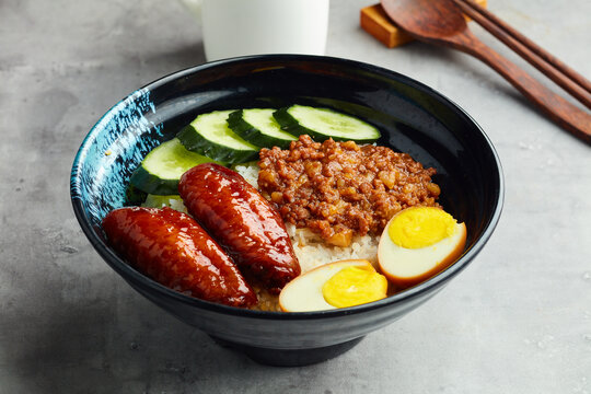 鸡翅卤肉饭