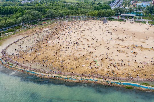 郑州北龙湖沙滩户外露营胜地