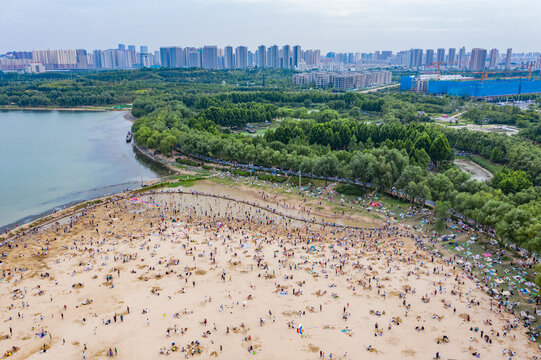 郑州北龙湖沙滩户外露营胜地