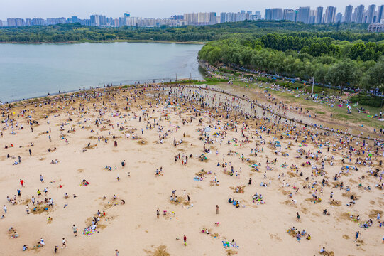 郑州北龙湖沙滩户外露营胜地