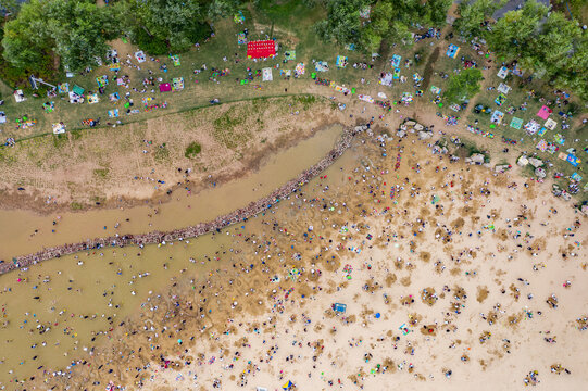 郑州北龙湖沙滩户外露营胜地