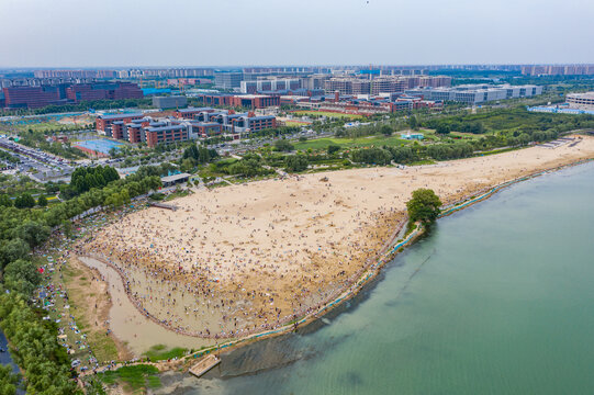 郑州北龙湖沙滩户外露营胜地