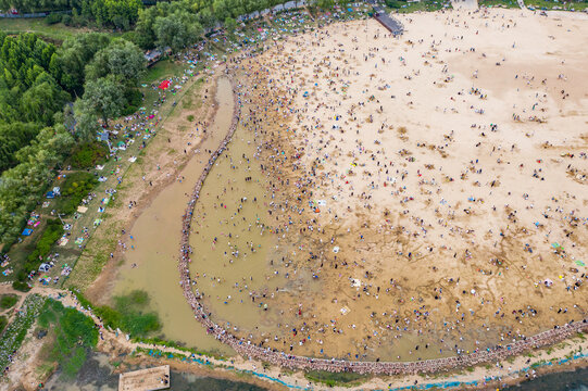 郑州北龙湖沙滩户外露营胜地