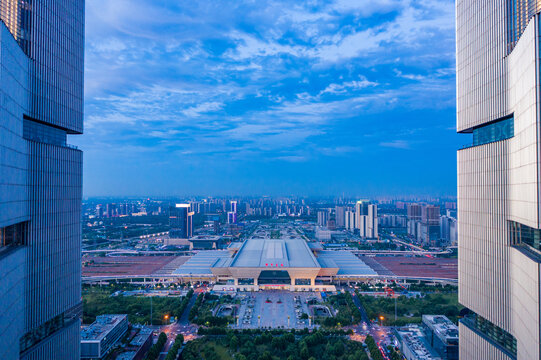 郑州东站高铁站城市地标建筑物