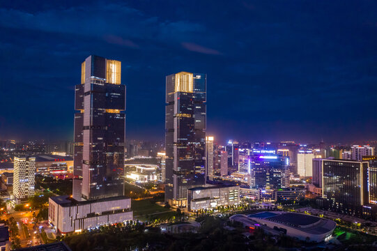 航拍郑州绿地双子塔天际线夜景