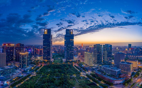 航拍郑州绿地双子塔天际线夜景