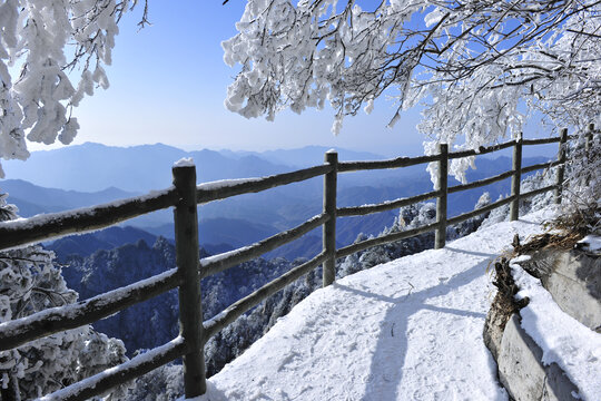 大山冬韵装饰画