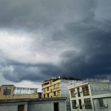 雨前的天空