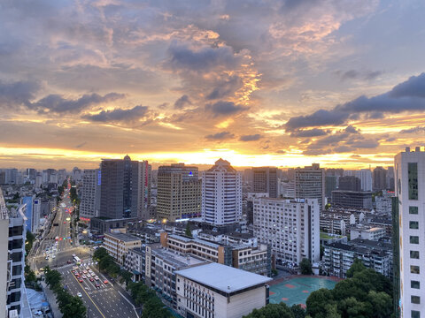 建筑夕阳晚霞