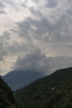 云空下深山里的山居