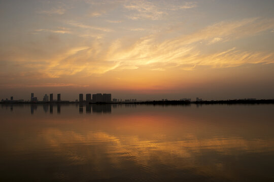 黄昏时的南昌艾溪湖美景