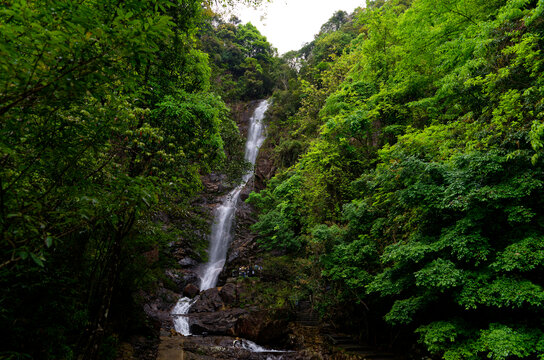 瀑布山水