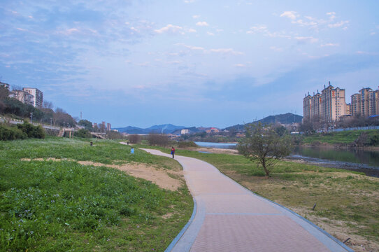 建瓯江滨公园步道