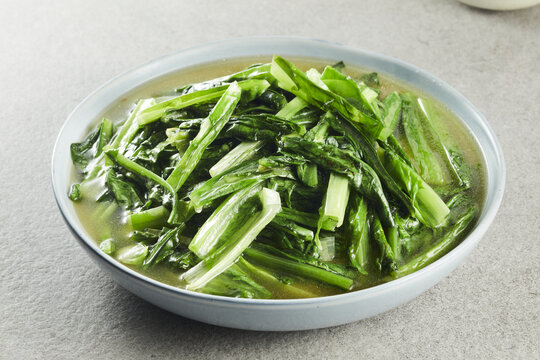 鸡汤油麦菜