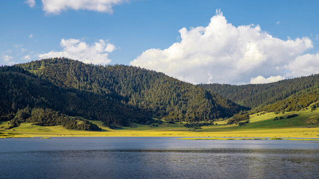 普达措国家公园湖光山色