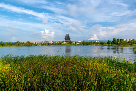 龙泉东安阁蓝天白云湿地