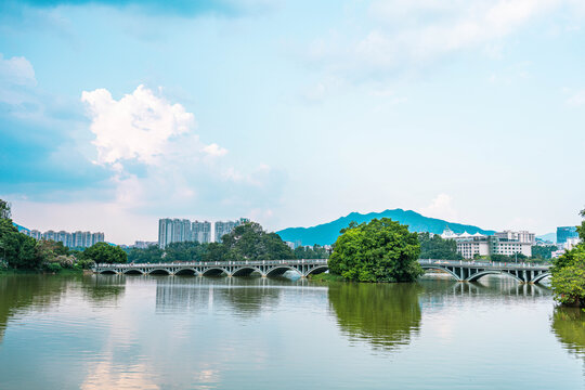 青莲湖七星岩大桥