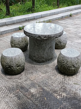 石桌