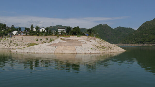 大宁河小三峡岸线环境综合整治