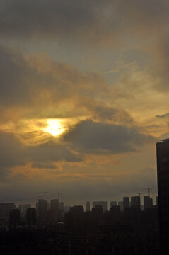 城市夕阳