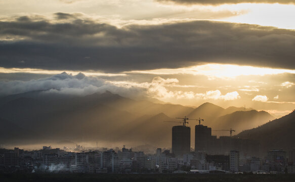 城市晨曦