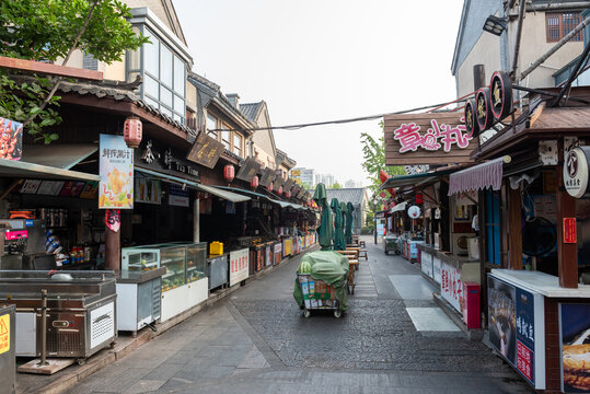 日照东夷小镇美食街